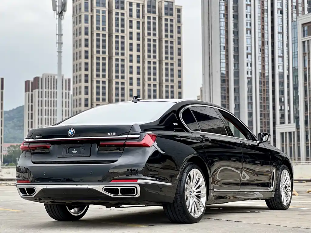 BMW 7 Series 2021 — фото 10