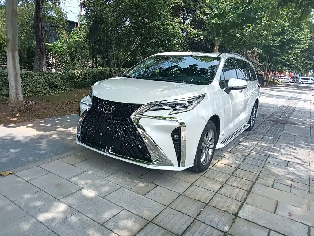 Toyota Sienna 2025