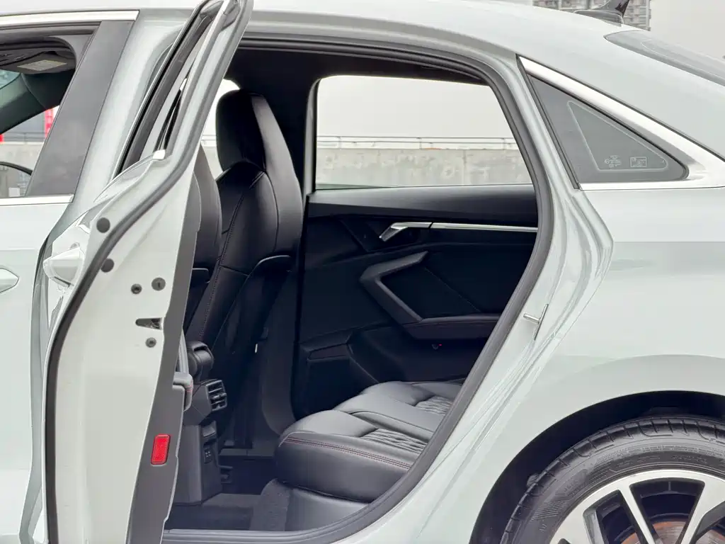 Audi A3 2021 — фото 18