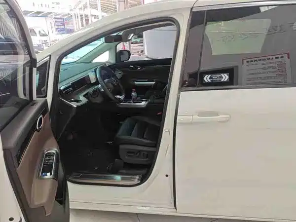GAC Trumpchi E8 PHEV 2024