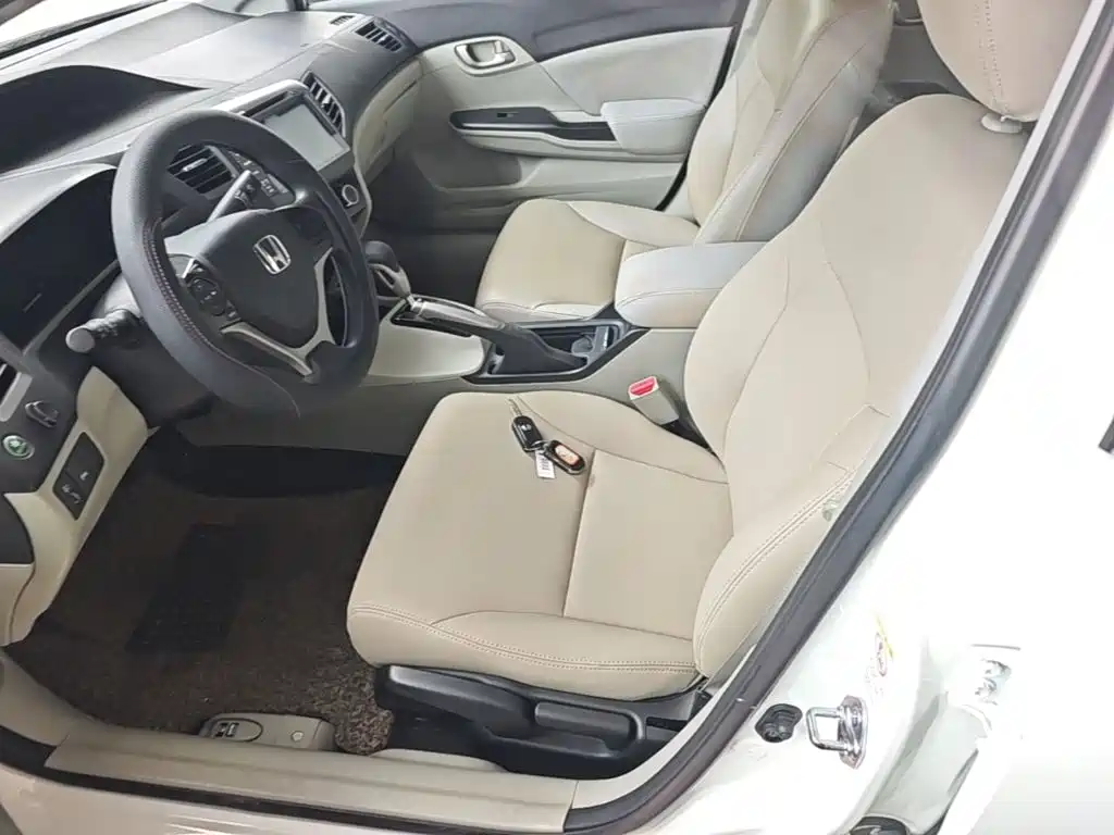Honda Civic 2014 — фото 15