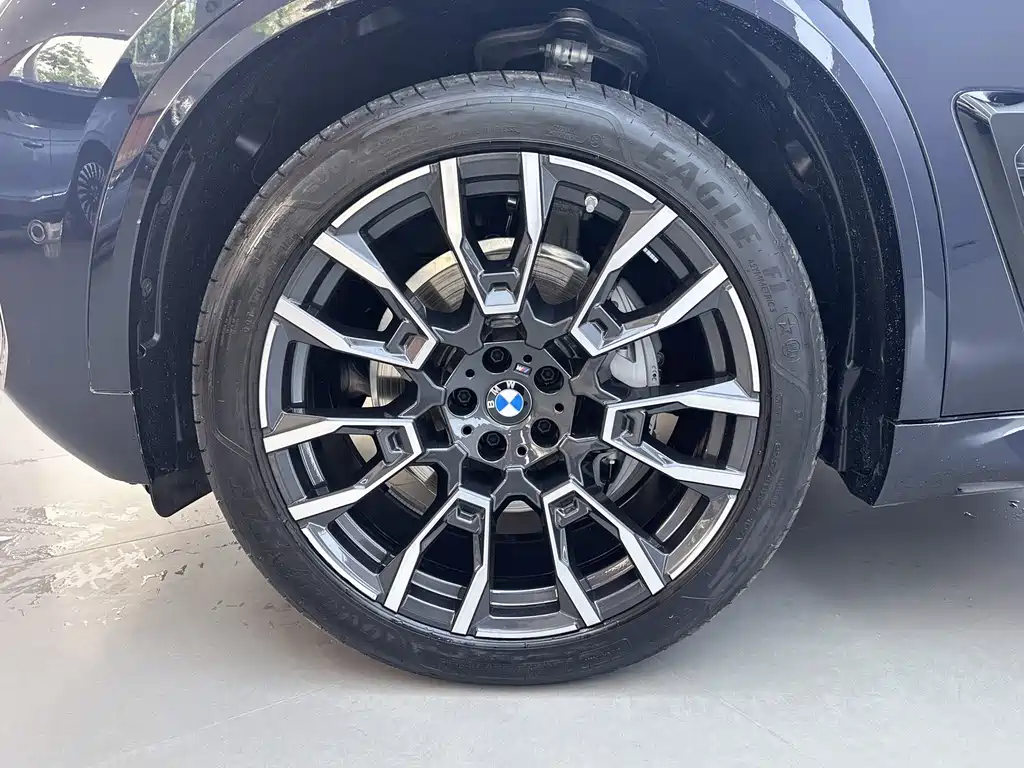 BMW X5 2025 — фото 17
