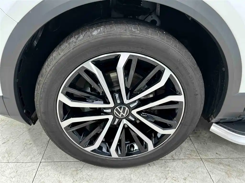 Volkswagen T-Roc 2023 — фото 20