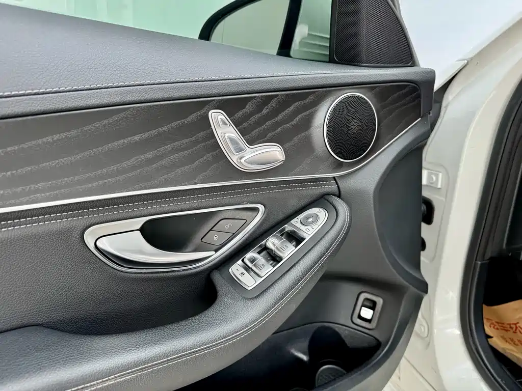 Mercedes-Benz C-Class 2020