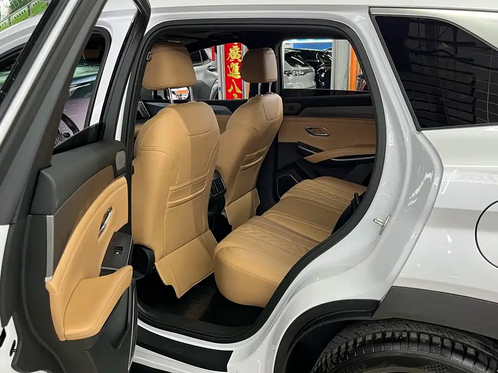 BYD Song L DM-i 2025 — фото 8