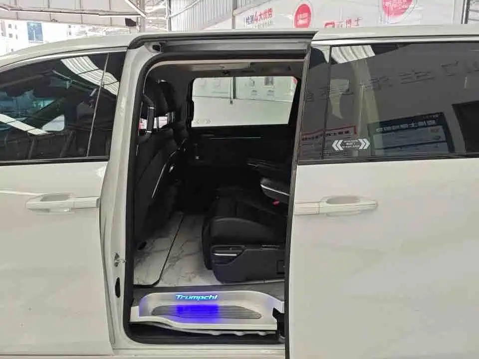 GAC Trumpchi E8 PHEV 2024 — фото 7