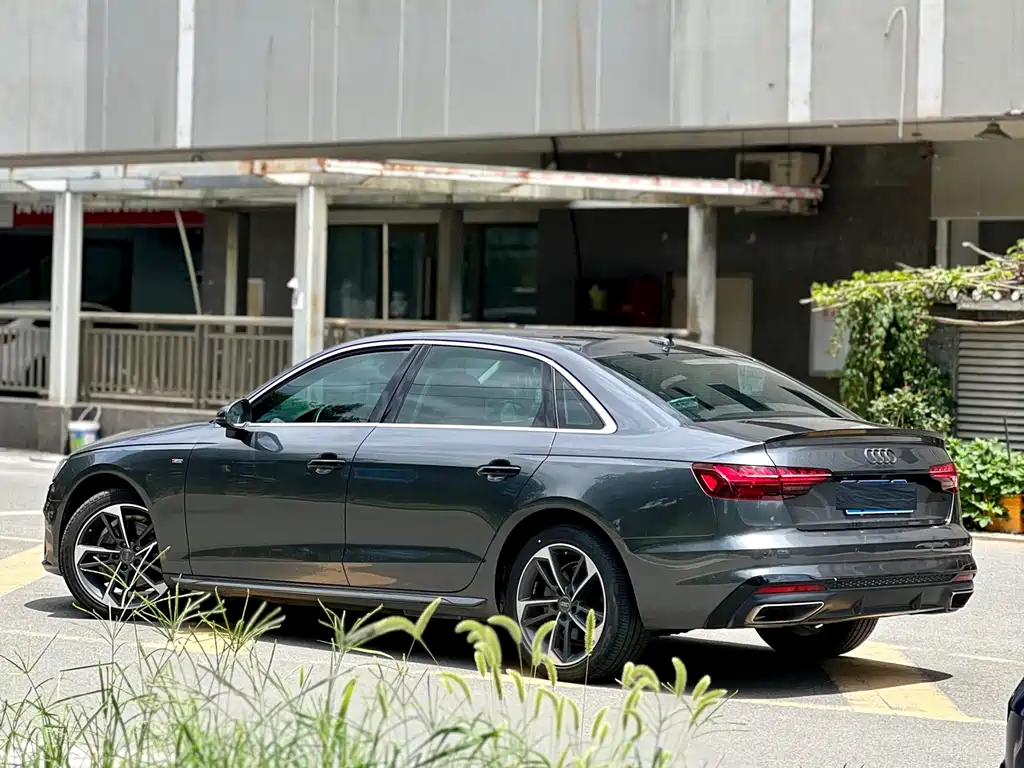 Audi A4L 2021