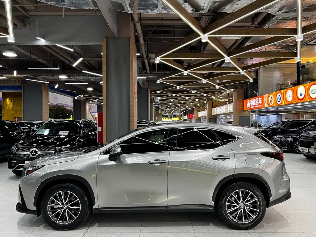 Lexus NX 2025