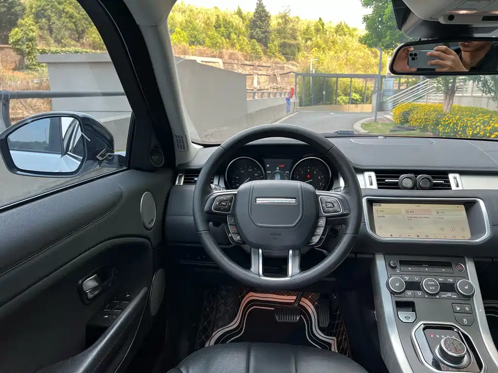 Land Rover Evoque 2019 — фото 8