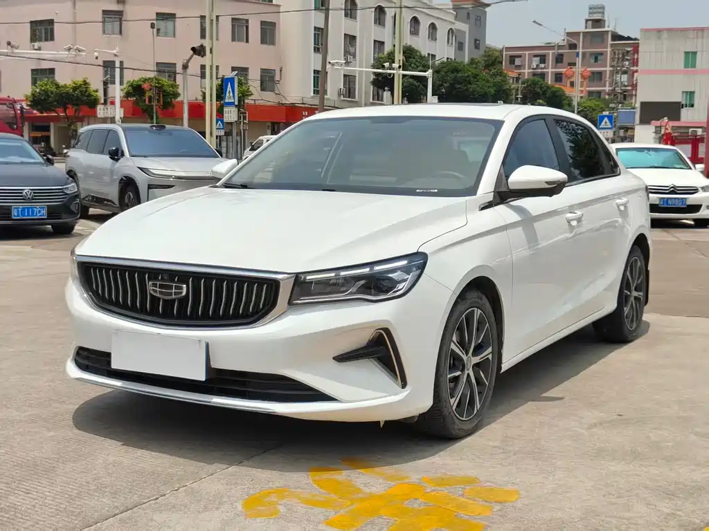 Geely Emgrand 2021