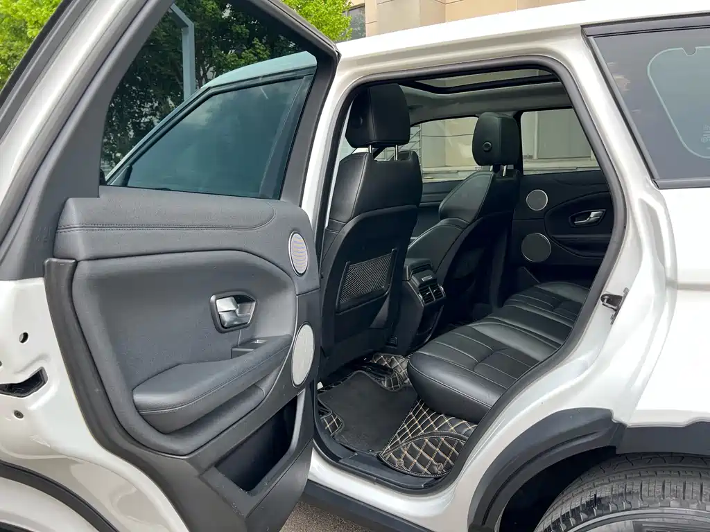 Land Rover Evoque 2019 — фото 35