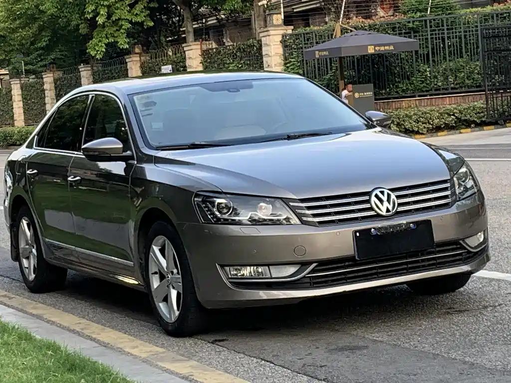 Volkswagen Passat 2013 — фото 3