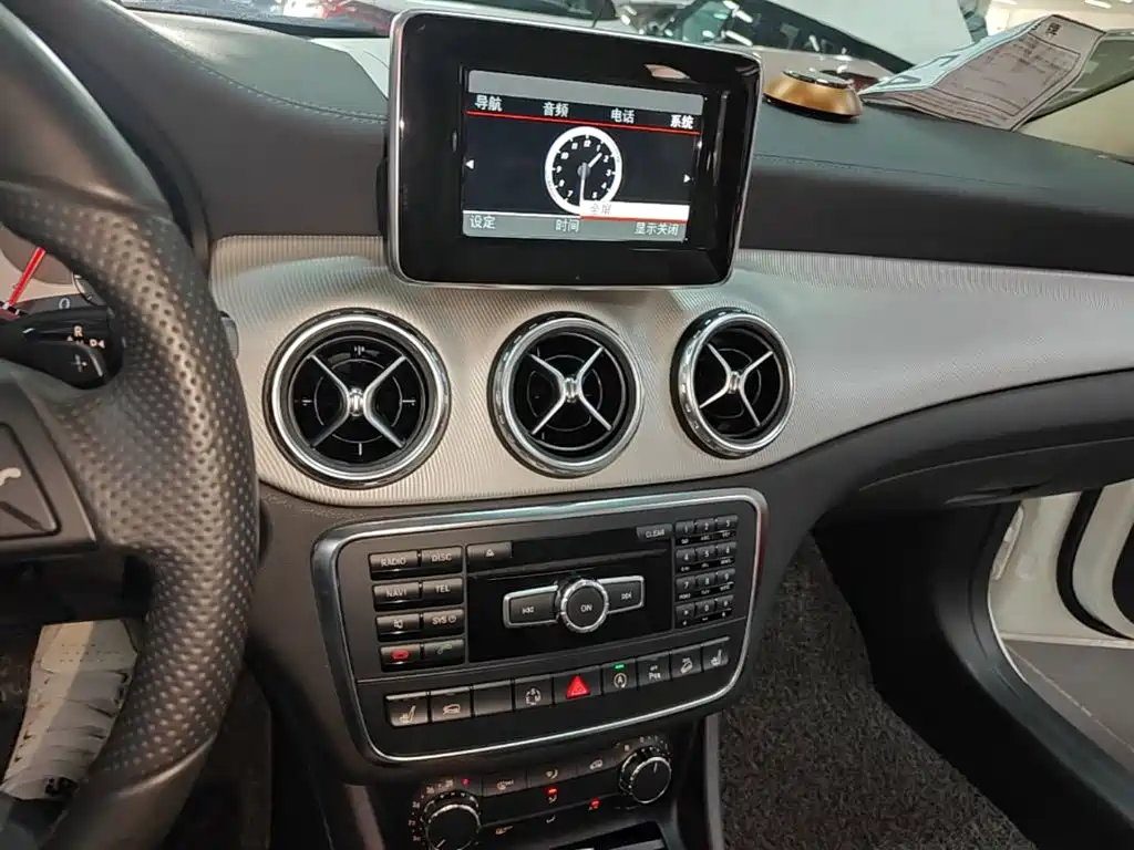Mercedes-Benz GLA 2016 — фото 13