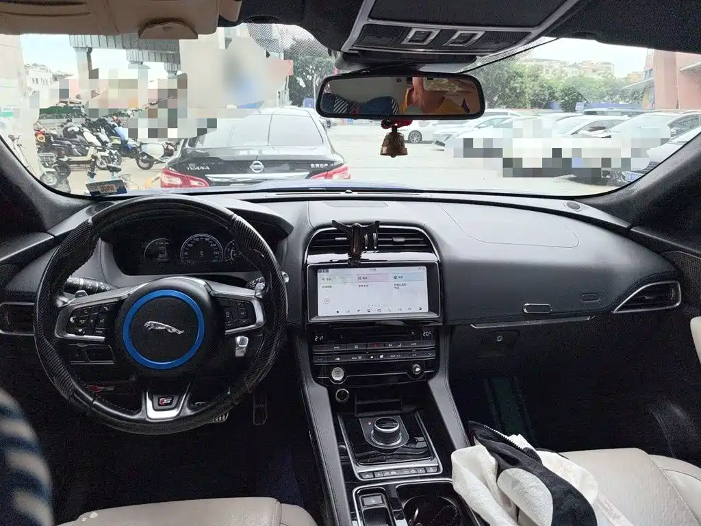 Jaguar F-PACE 2017