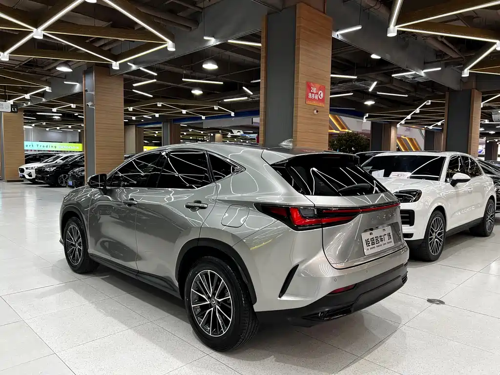 Lexus NX 2025