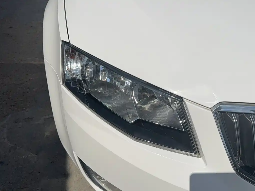 Skoda Octavia 2015 — фото 19