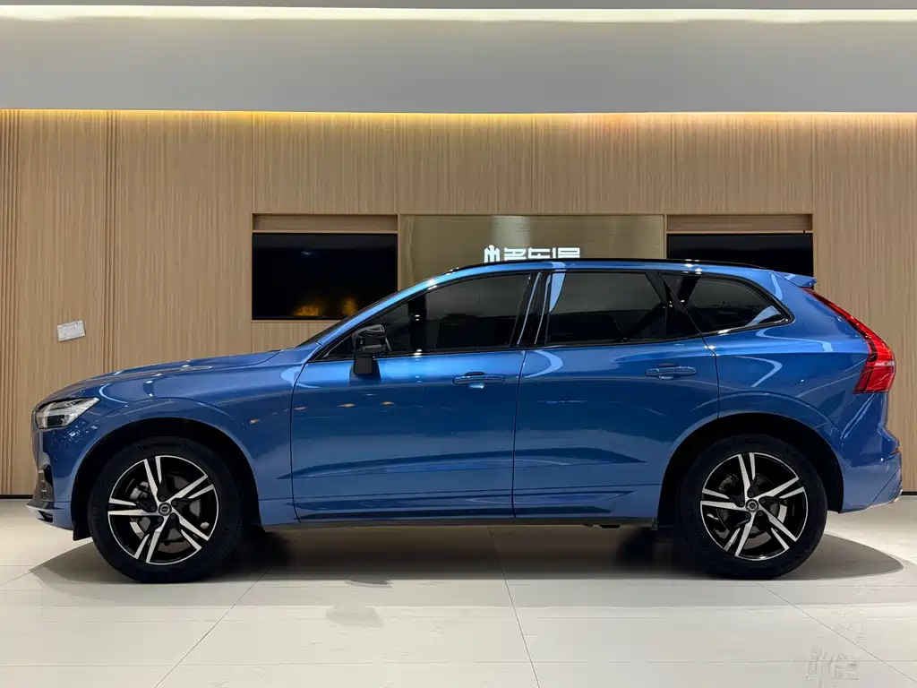 Volvo XC60 2019 — фото 3