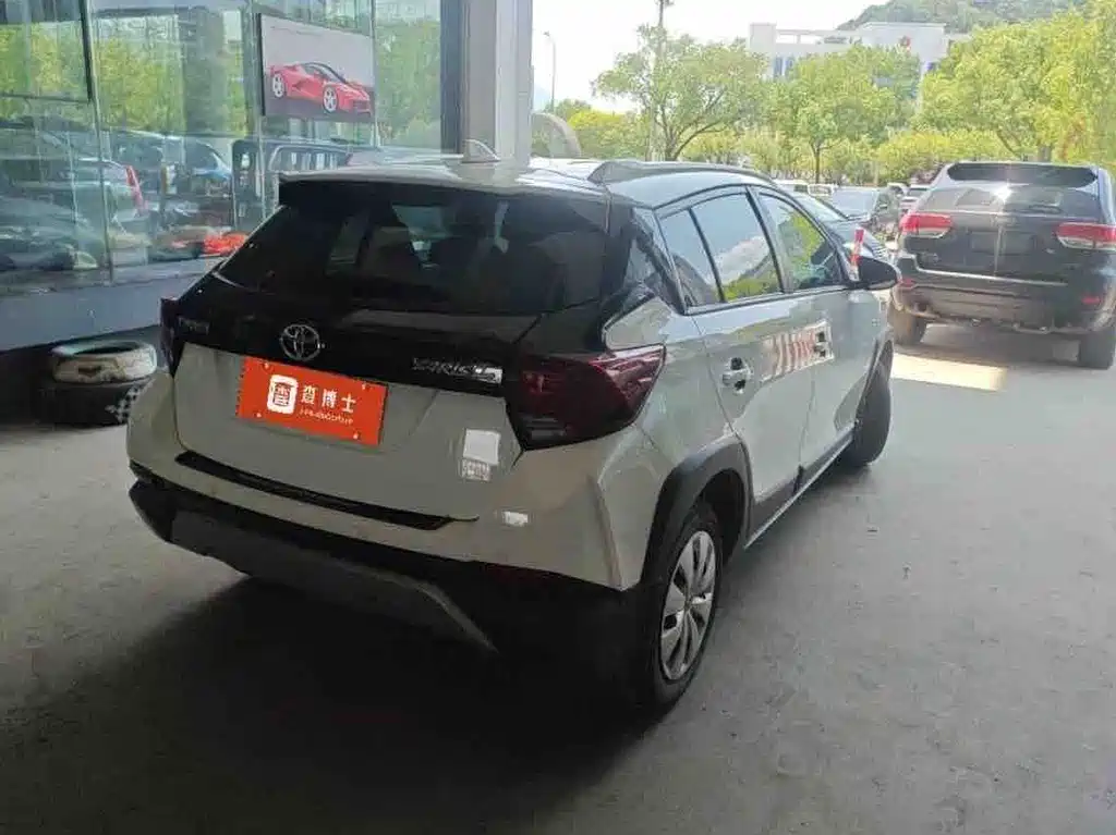 Toyota Yaris L 2022