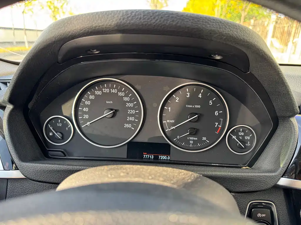 BMW 3 Series 2017 — фото 18