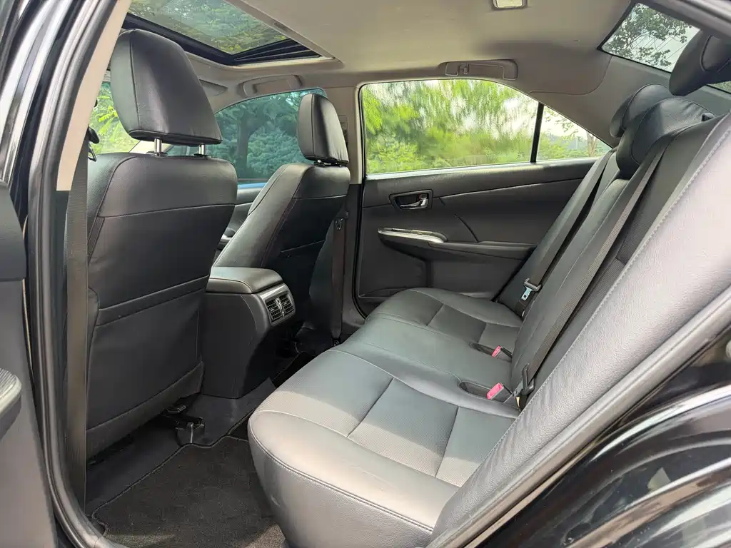 Toyota Camry 2015