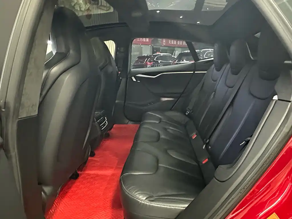 Tesla Model S 2016 — фото 17