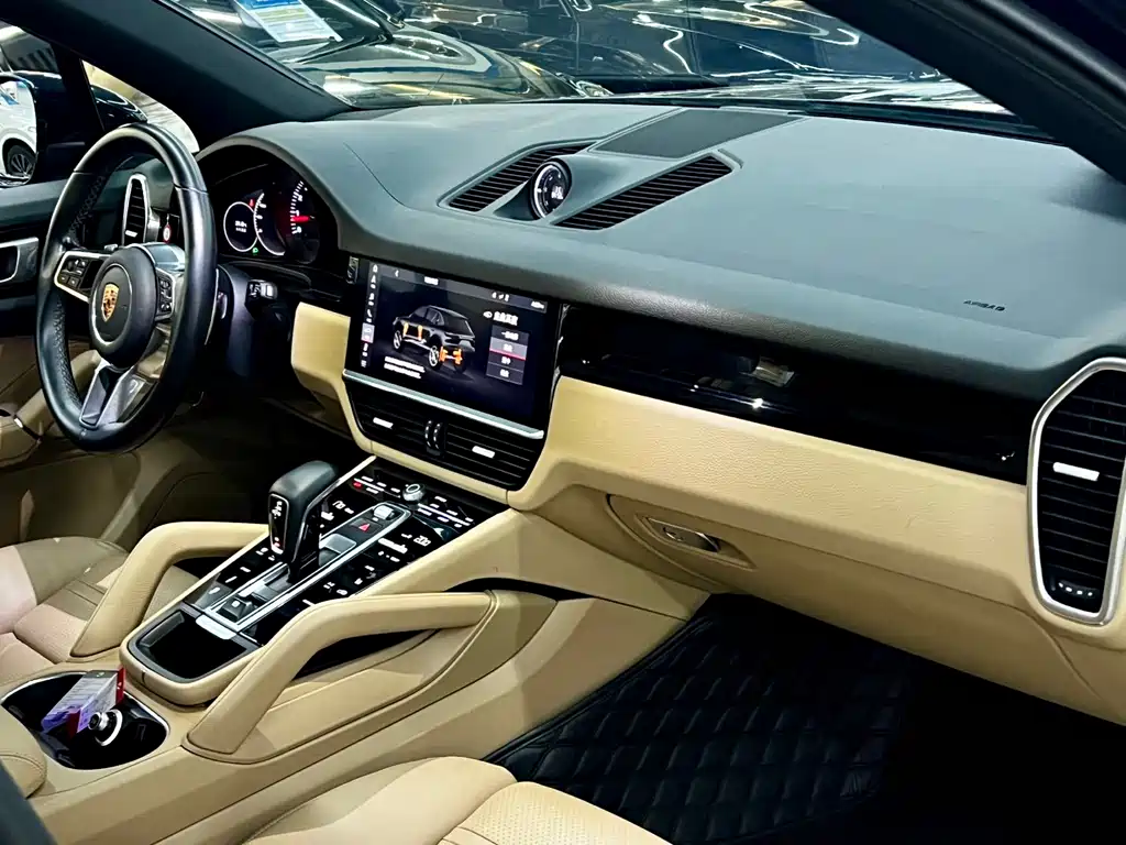 Porsche Cayenne 2018 — фото 11