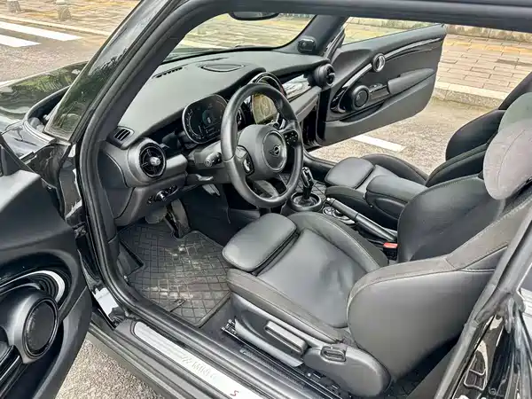 MINI 2024