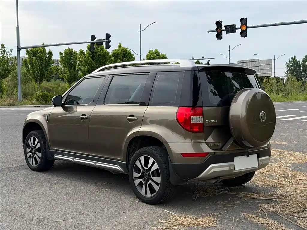 Skoda Yeti 2017 — фото 12