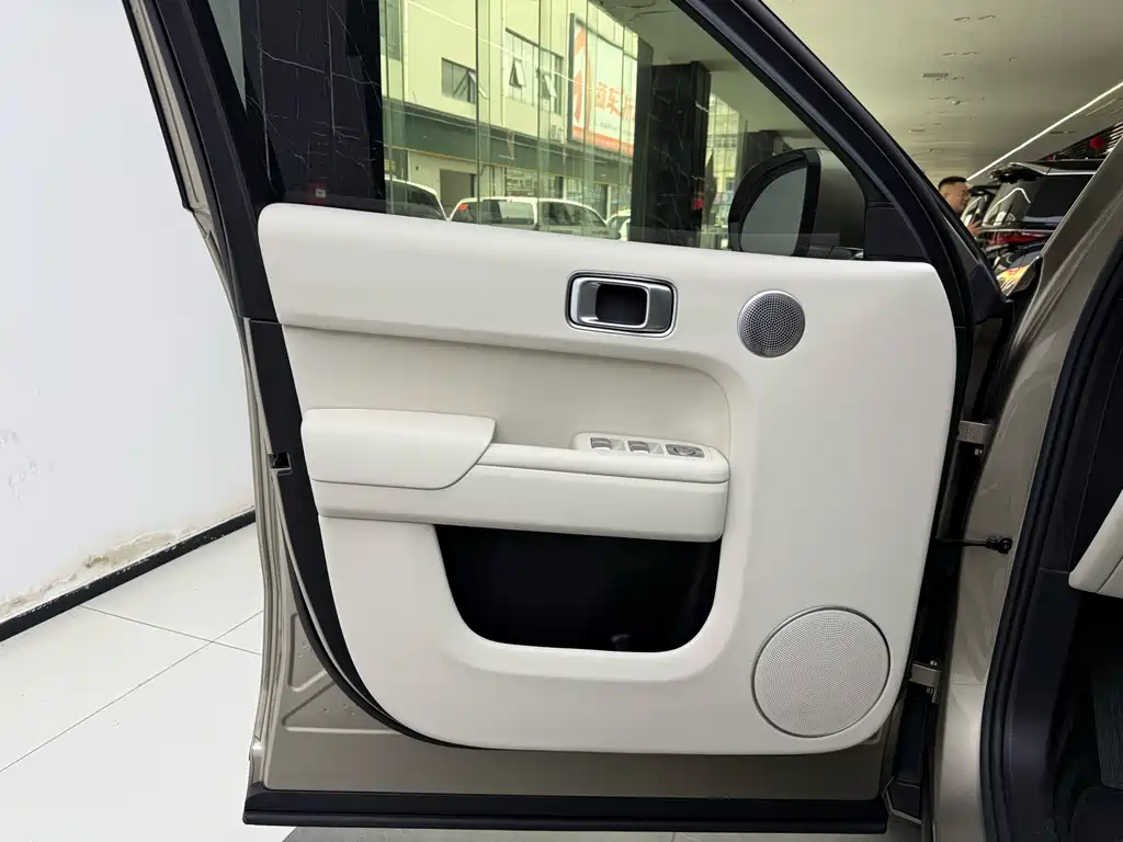 Li Auto Li L8 2024