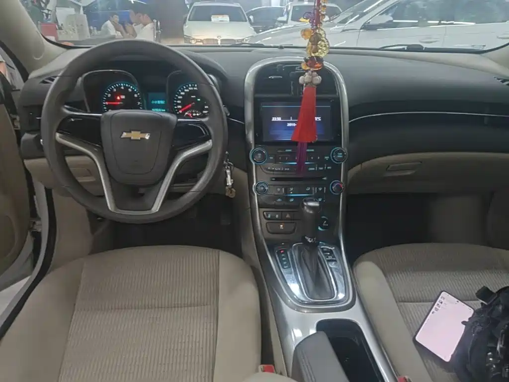 Chevrolet Malibu 2015 — фото 10