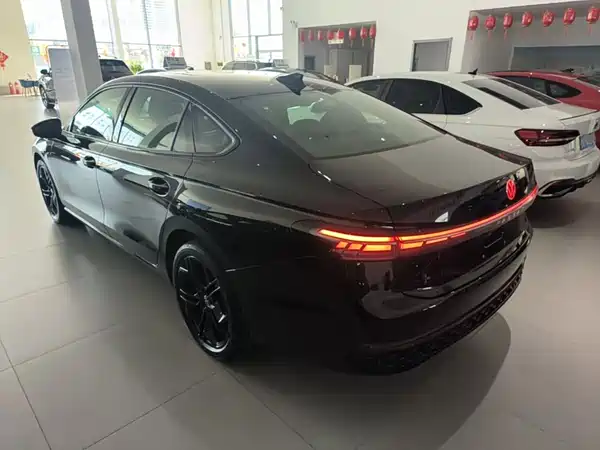 Volkswagen Passat 2025