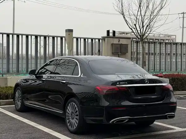 Mercedes-Benz E-Class 2023