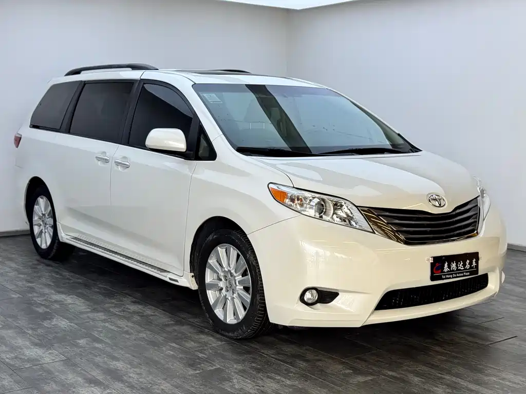 Toyota Sienna 2017 — фото 2