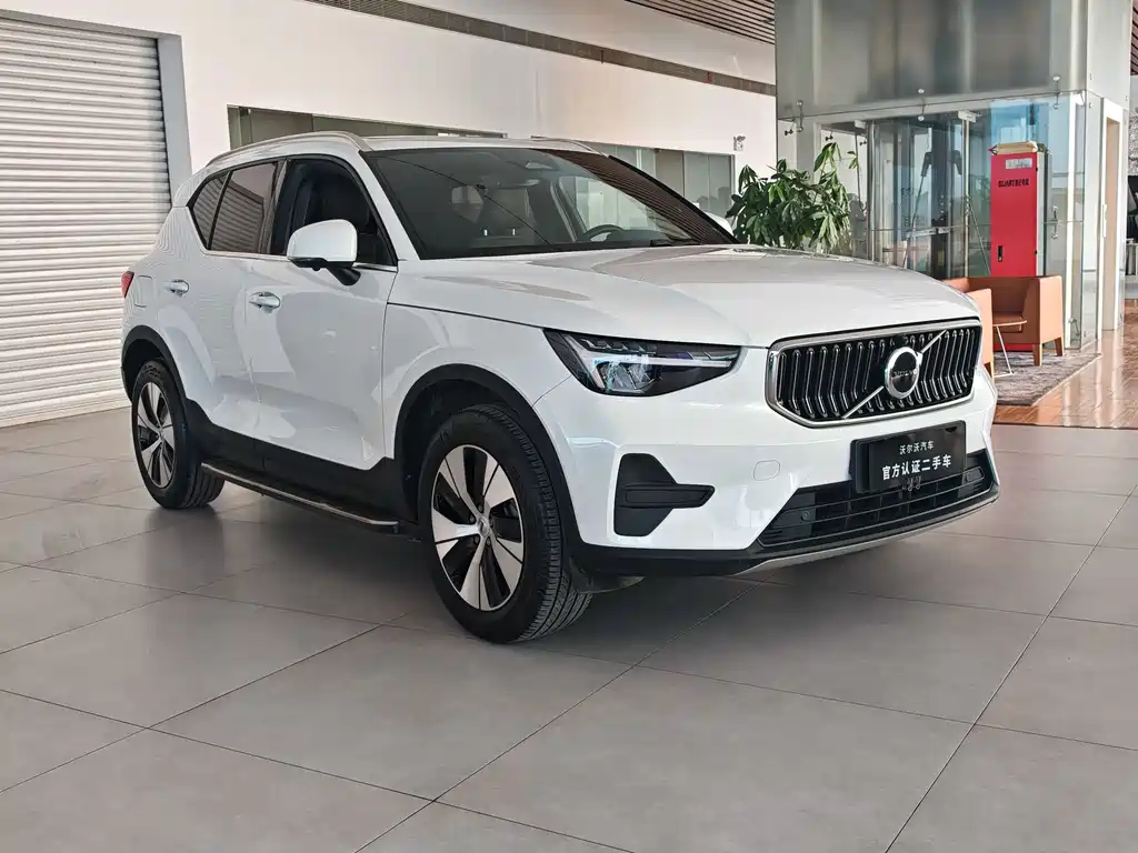 Volvo XC40 2022 — фото 3