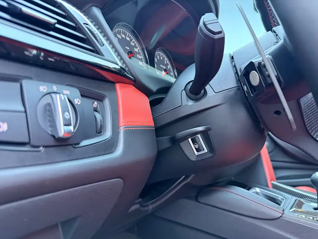 BMW M4 2018 — фото 14