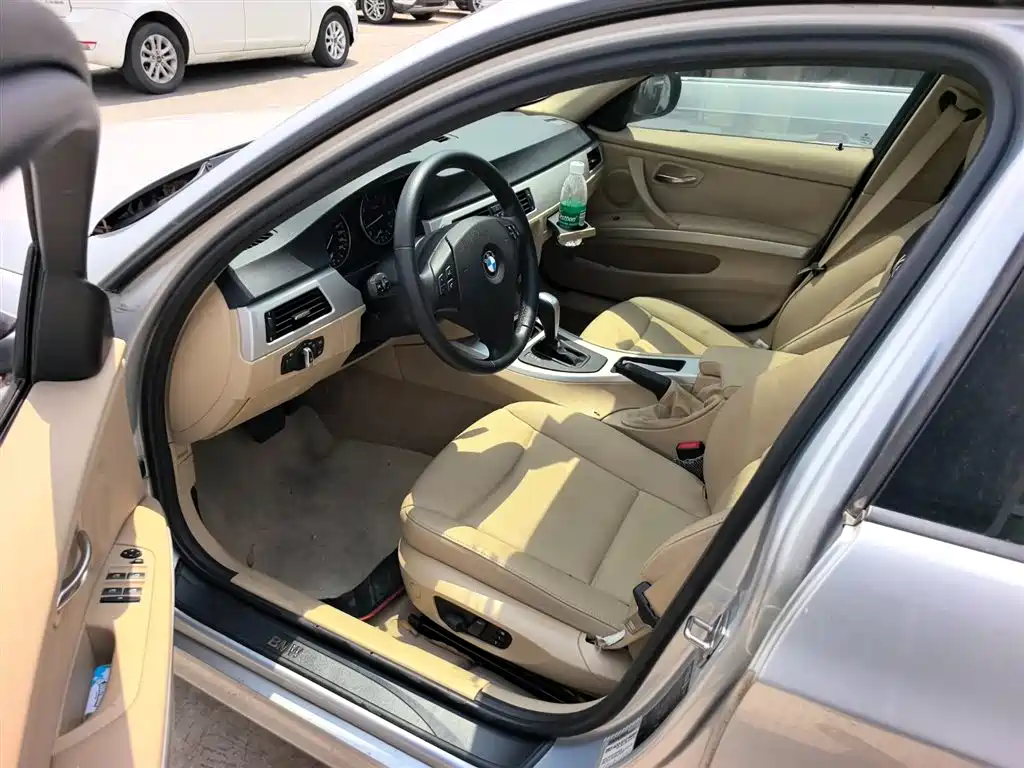 BMW 3 Series 2011
