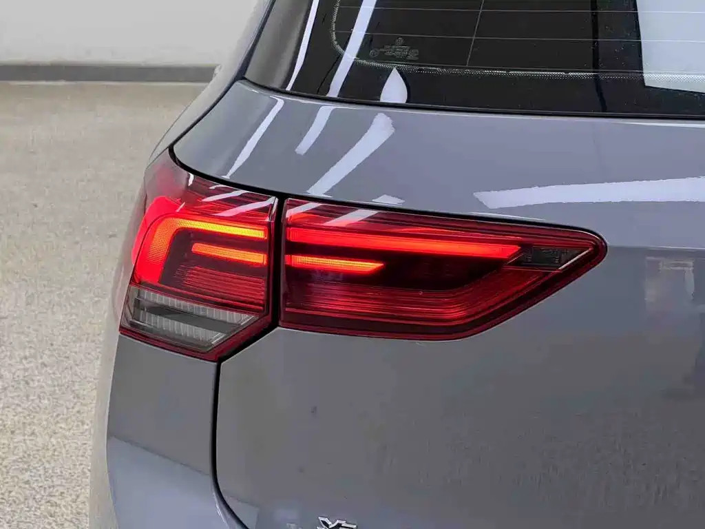 Volkswagen Golf 2021