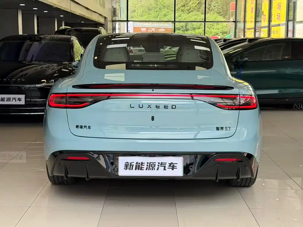Luxeed Zhijie S7 2025