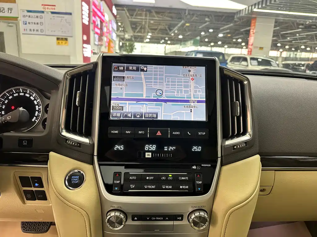 Toyota Land Cruiser 2016 — фото 13