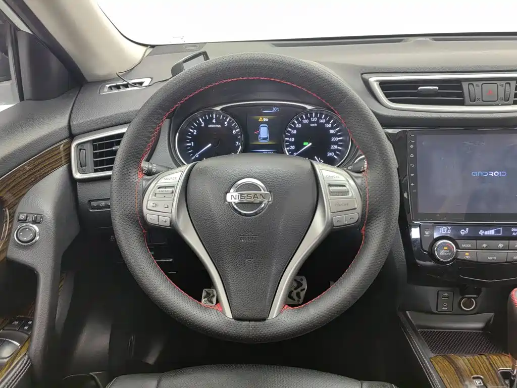 Nissan X-Trail 2015 — фото 11