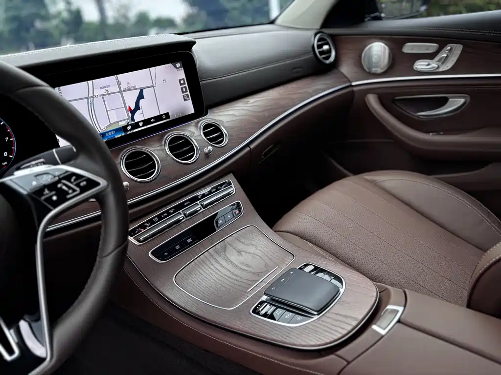 Mercedes-Benz E-Class 2023 — фото 21