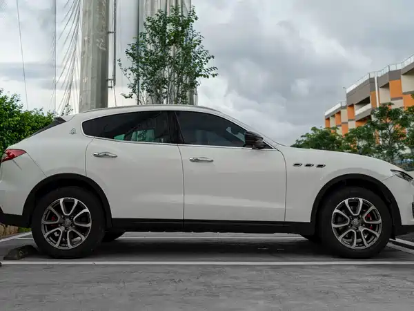Maserati Levante 2016