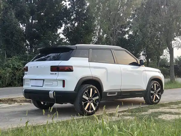 Geely ICON 2023