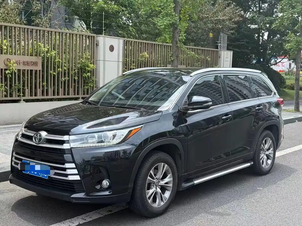 Toyota Highlander 2019 — фото 1