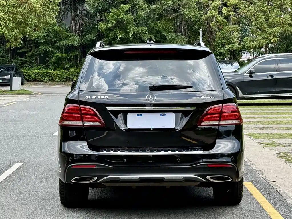 Mercedes-Benz GLE 2017 — фото 16
