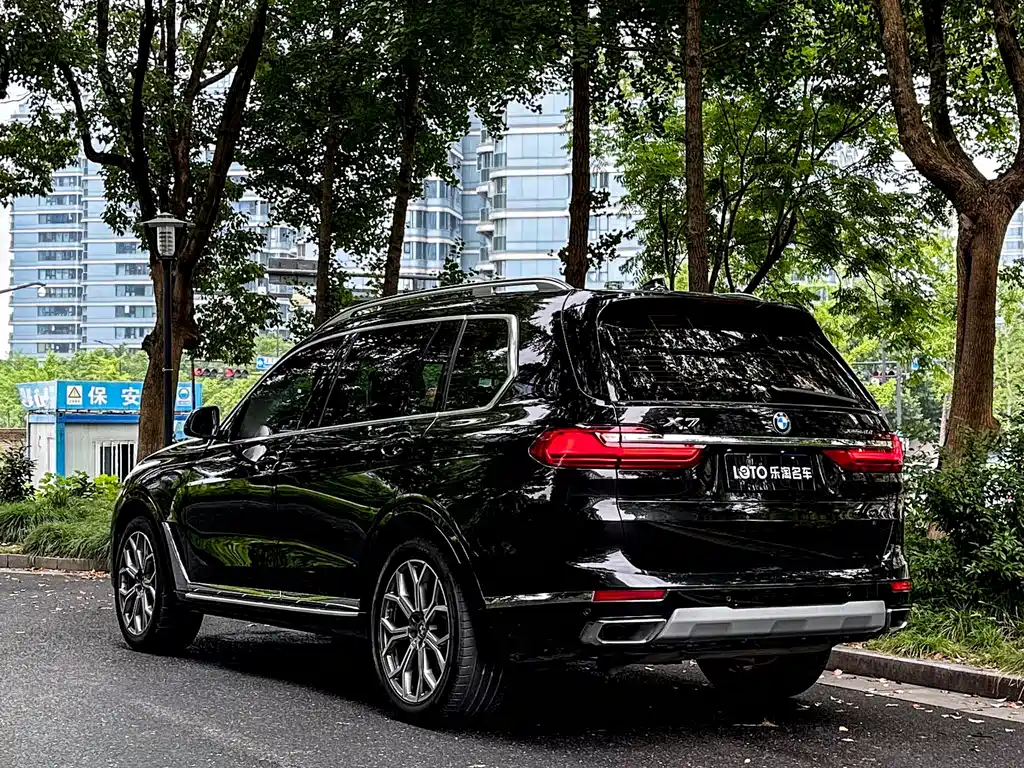 BMW X7 2022