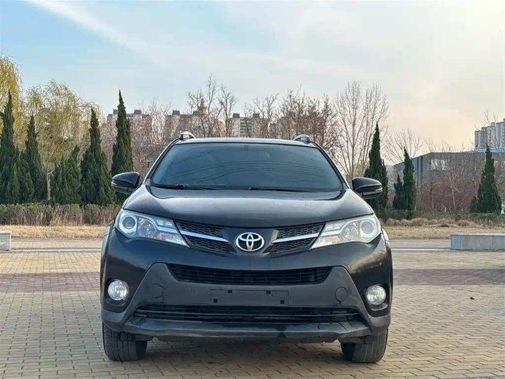 Toyota RAV4 2014