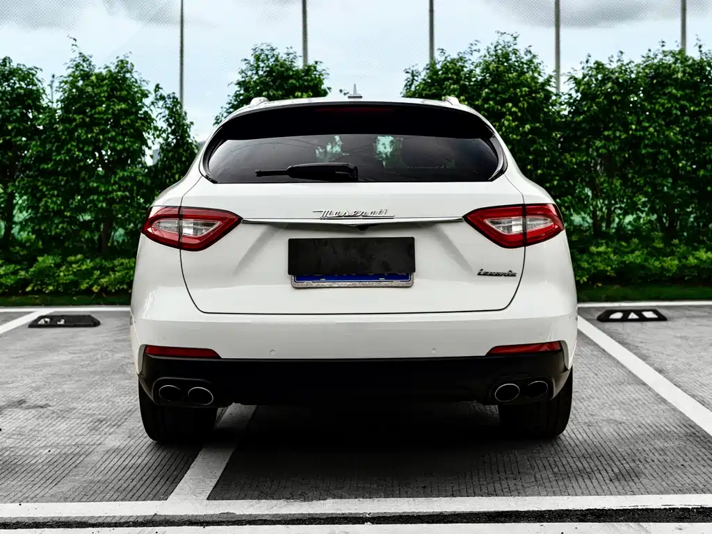 Maserati Levante 2016 — фото 13