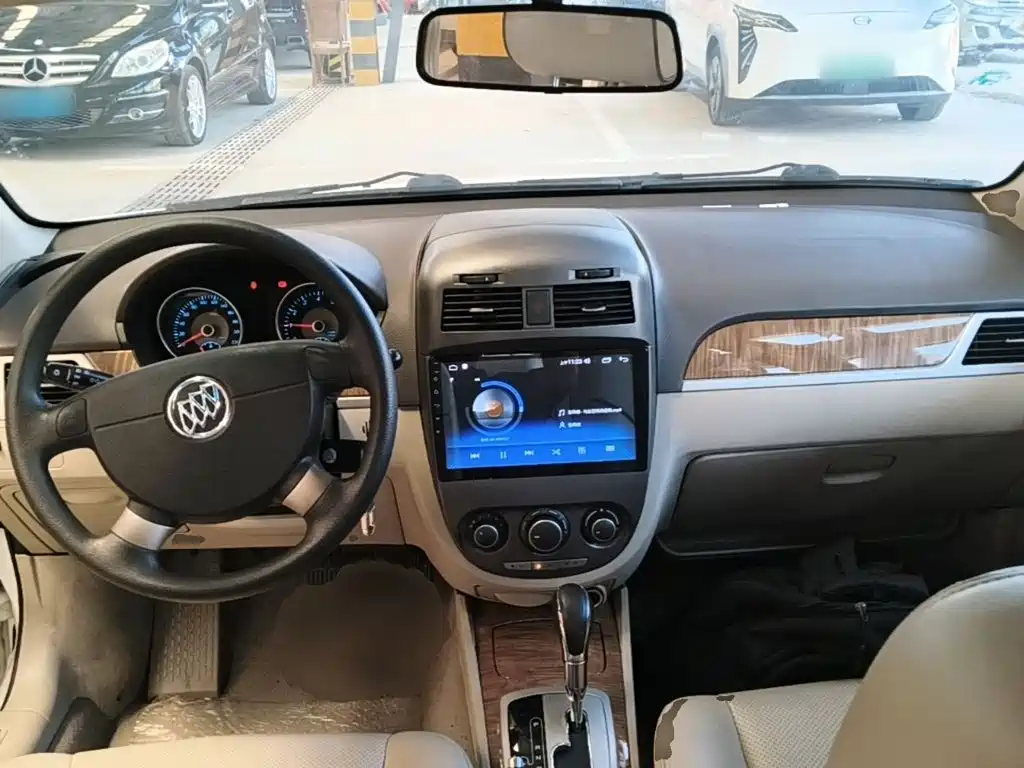 Buick Excelle 2015 — фото 10