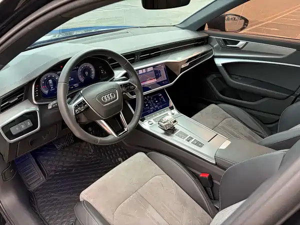 Audi A6L 2022